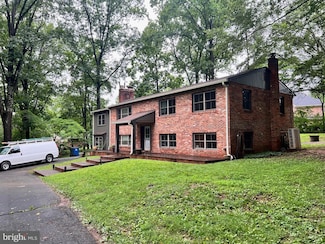 10432 Miller Rd, Oakton, VA 22124