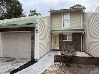 90 4th Ave Unit A, Shalimar, FL 32579