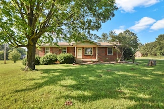 3056 Joe Dowlen Rd, Pleasant View, TN 37146