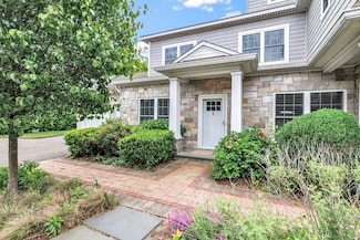 2180 Kings Hwy Unit 1, Fairfield, CT 06824