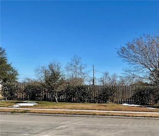 1833 Rose St, Arabi, LA 70032