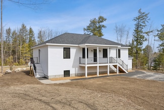17 Ward Rd, Sebago, ME 04029