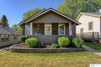 5519 Pine St, Omaha, NE 68106