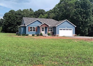 8205 Hoskins Hollow Rd, Westmoreland, TN 37186