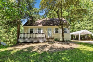 11 Mayflower Dr, MerriMacK, NH 03054