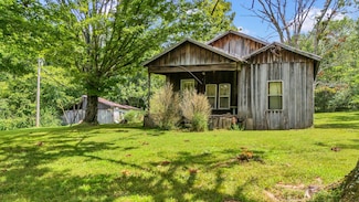 372 Mount Vernon Rd, Bethpage, TN 37022