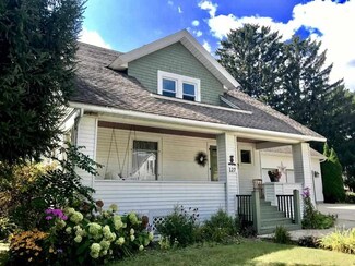 127 S Fischer Ave, Jefferson, WI 53549