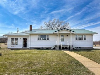 967 Broad St, Campbell, NE 68932