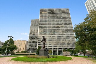 330 W Diversey Pkwy Unit 2104, Chicago, IL 60657