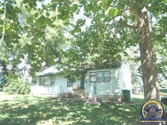402 NE High St, Melvern, KS 66510