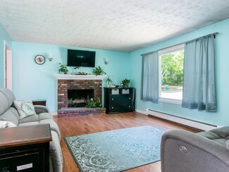 24 Garden Dr, Litchfield, NH 03052