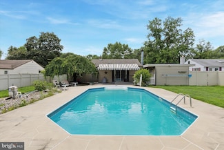 508 Sherwood Ln, Hatboro, PA 19040