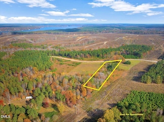 73 Pinnacle Shores Dr, Macon, NC 27551