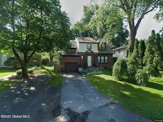 5 Kakely St, Albany, NY 12208