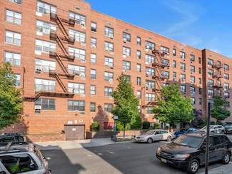 425 E 26th St Unit 6J, Brooklyn, NY 11226
