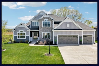 N3W27755 Cloverland Ln, Waukesha, WI 53188