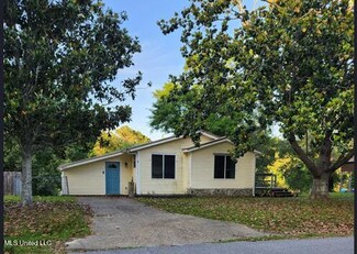 2512 Bahama Dr, Gautier, MS 39553