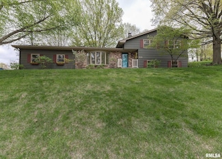 202 Pin Oak Dr, Geneseo, IL 61254
