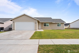 1325 W Polo Ridge Dr, Moses Lake, WA 98837