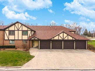 307 Carol Ct Unit 307, Pontiac, IL 61764