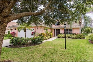 780 Provincetown Dr, Naples, FL 34104