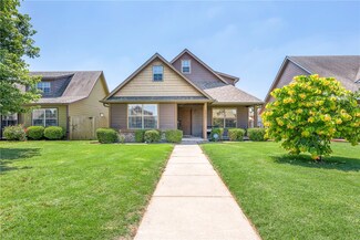 3901 SW Gibson Ave, Bentonville, AR 72712