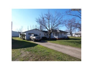 2216 E 44th St, Ashtabula, OH 44004