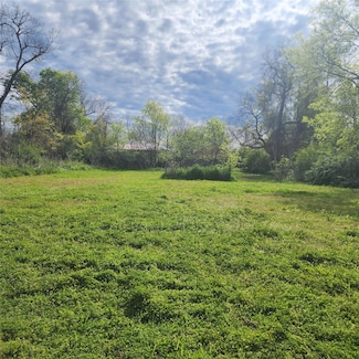 2927 Wellington St, Greenville, TX 75401