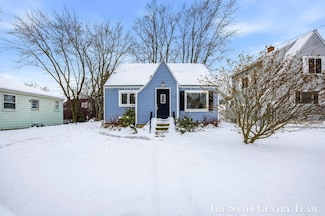 803 S Griffin St, Grand Haven, MI 49417