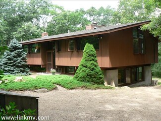 91 Pepperbush Way, Vineyard Haven, MA 02568