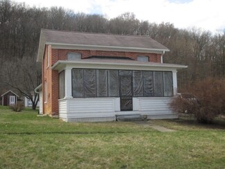 211 South St, Marquette, IA 52158