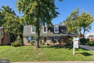 8102 Briar Creek Dr, Annandale, VA 22003