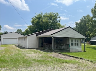 1376 Fairview Ave, Atwater, OH 44201