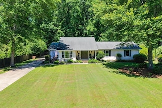 290 Dania Dr, Alpharetta, GA 30009