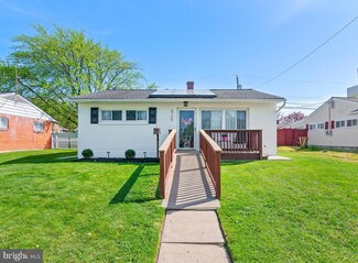8709 Roper Rd, Parkville, MD 21234