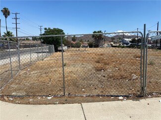 127 W Graham Ave, Lake Elsinore, CA 92530