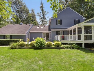 9429 Jewel Lane Ct N, Forest Lake, MN 55025