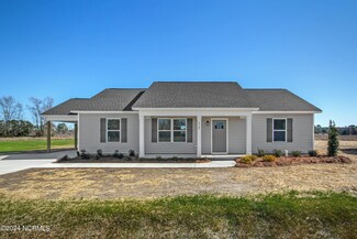 438 Wade St, Warsaw, NC 28398