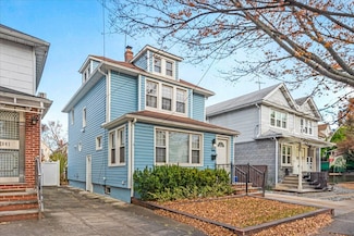 70-43 Nansen St, Flushing, NY 11375