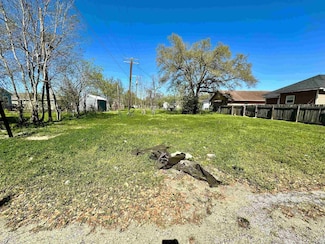 916 Charleston Ave, Port Arthur, TX 77640