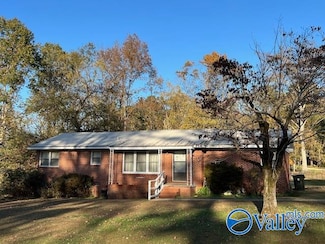 191 Mills Cir, Brownsboro, AL 35741