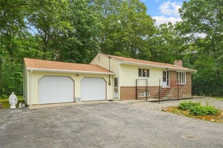 29 Peck Hill Rd, Johnston, RI 02919
