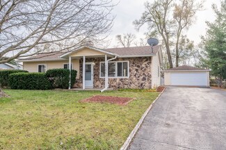 2407 Country Ln, McHenry, IL 60051