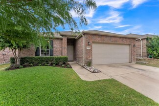 7700 Berrenda Dr, Fort Worth, TX 76131