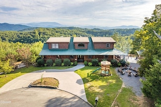 1119 N Trail Dr, Sevierville, TN 37862