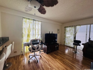 1615 Wilder Ave Unit 401, Honolulu, HI 96822