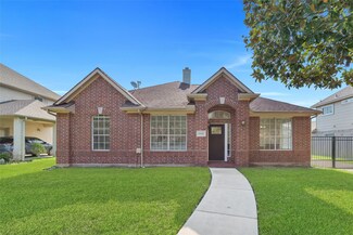 8922 Ballinger Dr, Houston, TX 77064