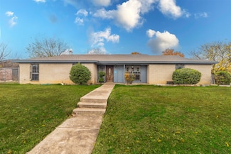 3241 Bunker Hill Dr, Forest Hill, TX 76140