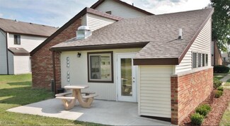 2817 Vista View Dr, Nashport, OH 43830