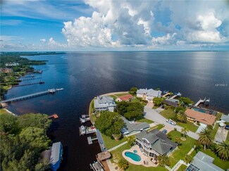 1908 Gulfview Dr, Holiday, FL 34691